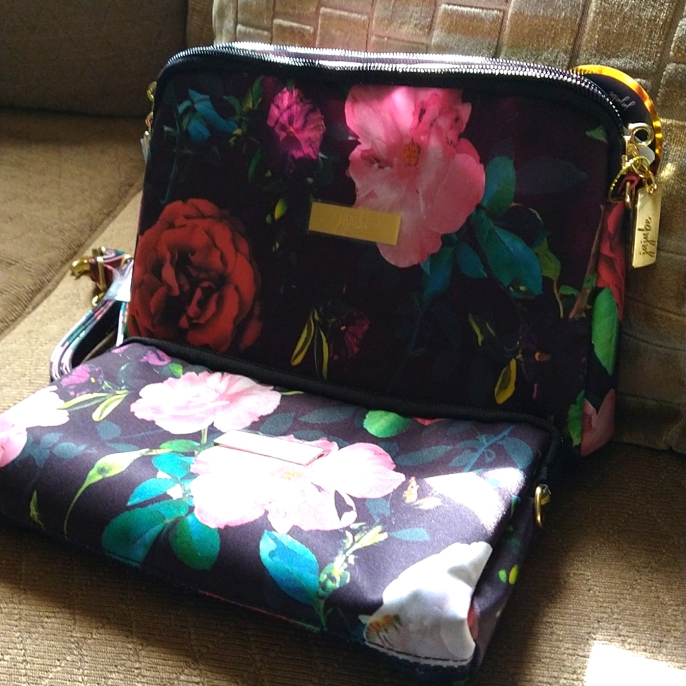 Jujube Clutch bag